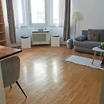 Central Buda Side Studio