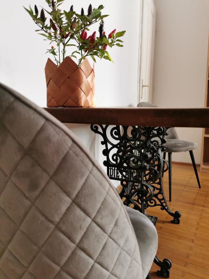 Central Buda Side Studio *